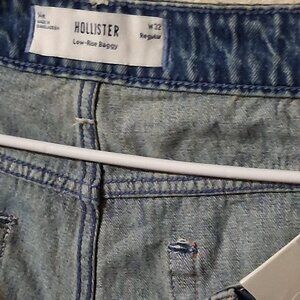 Hollister Baggy Jeans. Sz  14 Regular, NWT. Never Worn. Grab this great deal!!